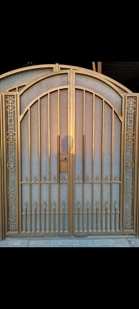 سلام عليكم اخوكم حداد متنقل وشغلي هندسي ودرجة أولى بيبان وشبابيك وسقيف كسبان وسندويج وكافت العمال اتصل وتدلل ***********
