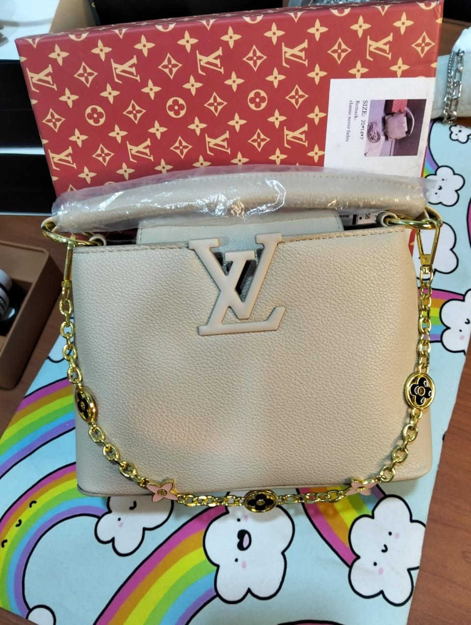 جنطة نسائية ماركة لويز فيتون تجي هي والباركود والشهادة مالتها


**إذا كنت صاحب هذا الإعلان وتريد حذفه لأي سبب، رجاءا أرسل رسالة إلى الدعم الفني**