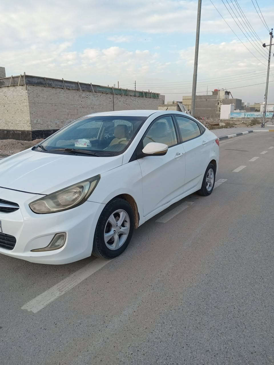 السلام عليكم اكسنت خليجي للبيع موديل 2012 مكينه 1600 قطرتين بسمي سنويه مجدد الكير بي مشكله بسيطه غير متواجد على الفيس إتصال ***********
