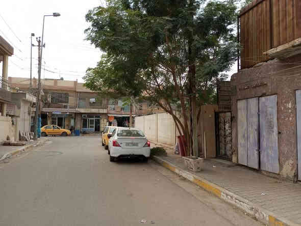 السلام عليكم تعلن شركة الجبوري للعقار والمقاولات العامه عن بيع دار ملك صرف سكني في منطقة الكريعات الكويتي مجاور المجلس البلدي بناء قديم يعتبر ارض
1 المساحة 108 متررر
2 الواجه 5 مترررر 
3 النزال 21 متررررر ونص 
4 عرض الشارع 10 مترررر كامل الاخدمات 
5 السعر مليونين و150 متررر الواحد وبي مجال 
عنوان الشركة الكريعات الكويتي شارع حسينية ابي تراب قرب فلكة القرغولي استفسار اتصال على الارقام التاليه 
*********** أبو صكر الجبوري 
***********
