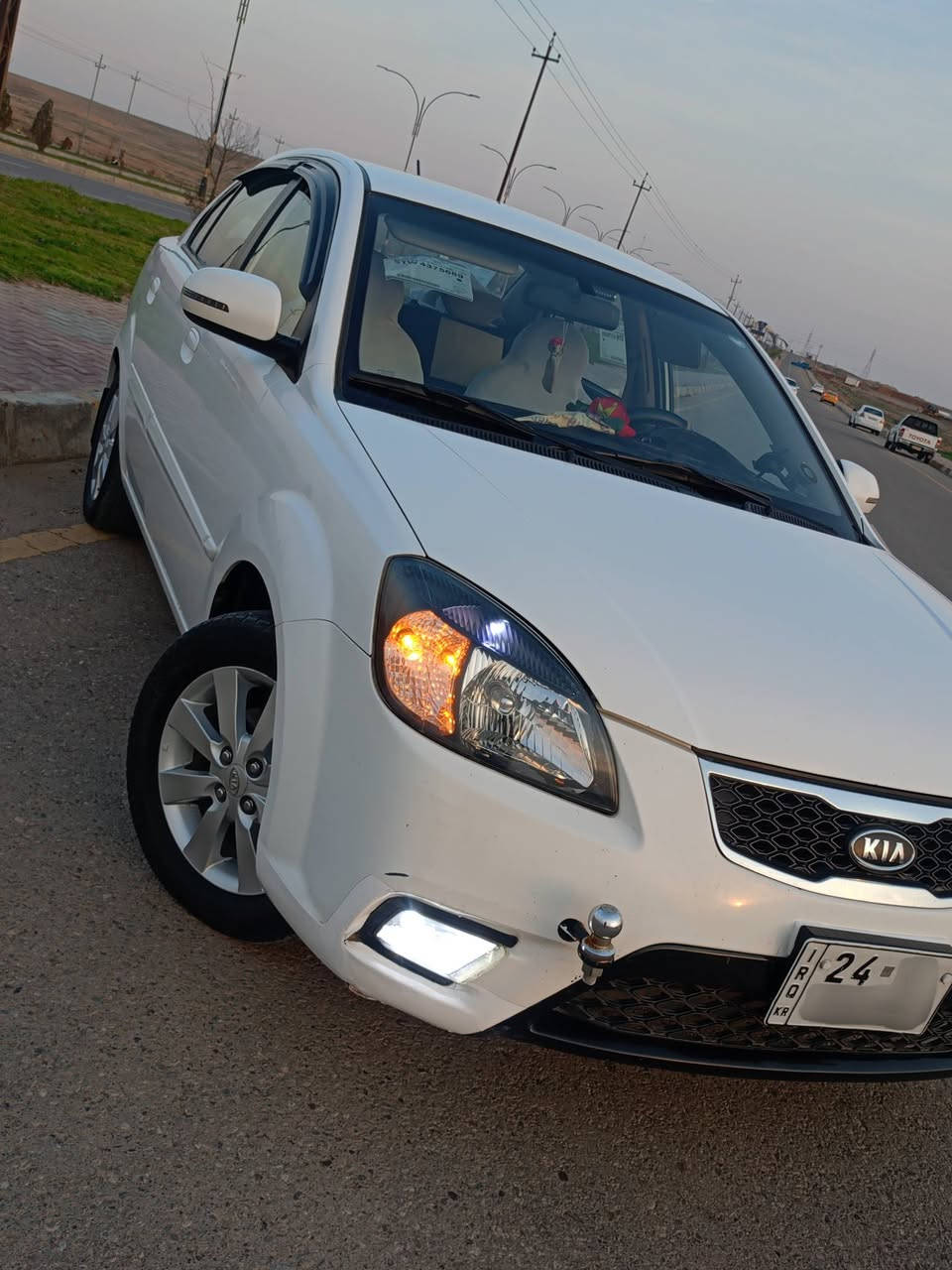 ٠كيه٠ريو2011٠ ..السعر 103$ بيها #مواصفات..    ***********
اشاير بل مري 
جامات كهرب 
ويل كب برايد 
كير توماتيك
مكينه 16 اساسي 

رقم دهوك .. هزه جديديه سنويه عضم جديده بسمي اني الشرعي .. كابون بانزين .. كلشي جاهز 

#ضرر.. نص باب السايق .. ونص باب الورا .. وداير
