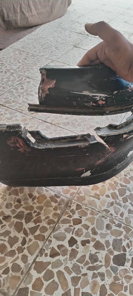 السلام عليكم دعامية بطه متصل بيها كسر بسيط بلاديه  حته صبغ مابيها بس هاذا الكسر ابيع عل هل وضع هل موجود التفيدا يصلحه كسر بسيط اريدها (٤٠) وبيها مجال واتساب ***********
