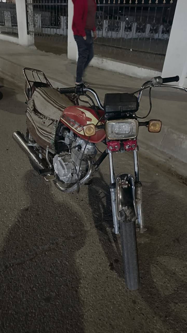 سلام عليكم
دراجة نارية موديل 2016
نضيفة محرك نضيف العنوان ديالى 
كنعان التواصل ***********
موجود بي بس واتساب
