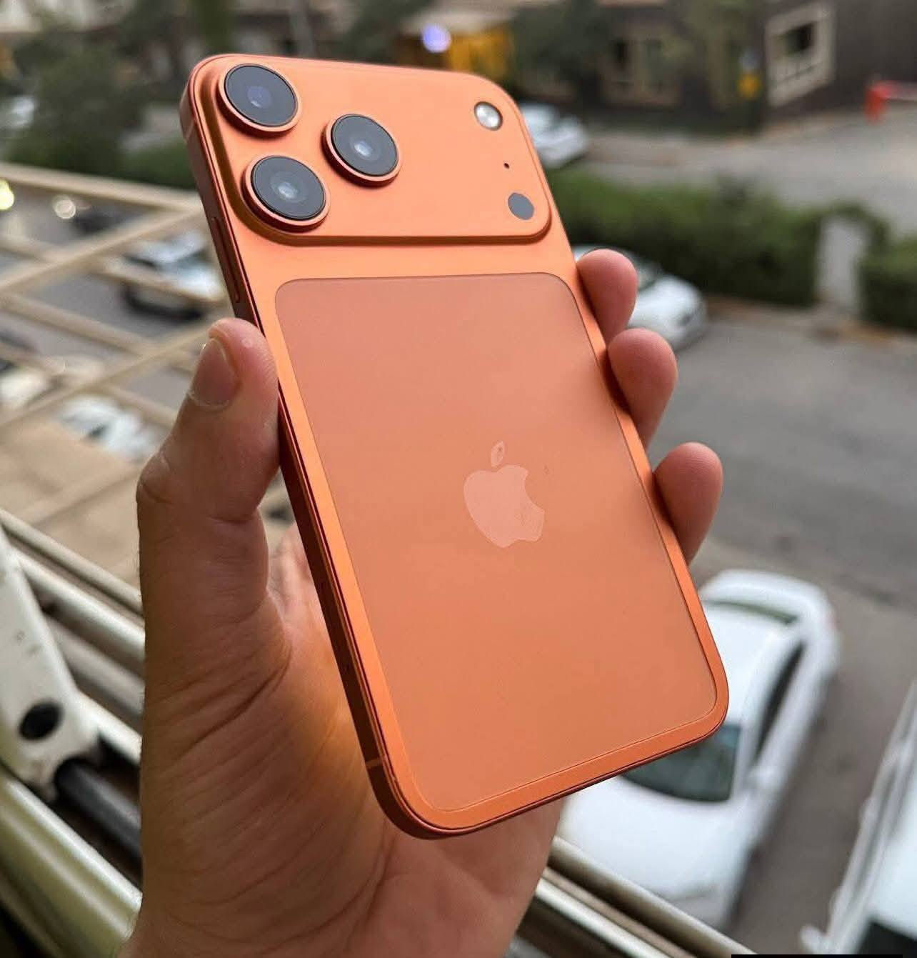 أيفون محور 17 برو تحوير شركه
ذاكره 128 گيگه البطاريه 100% مبدله 
جهاز كله شغال بس بصمه وجه ما ياخذ 
تحوير شركه دكمه هزاز فلاش كله مضبوط تحوير بلادي 
السعر 155 الف  
شراي اتصل على الرقم او واتس اب 

***********
