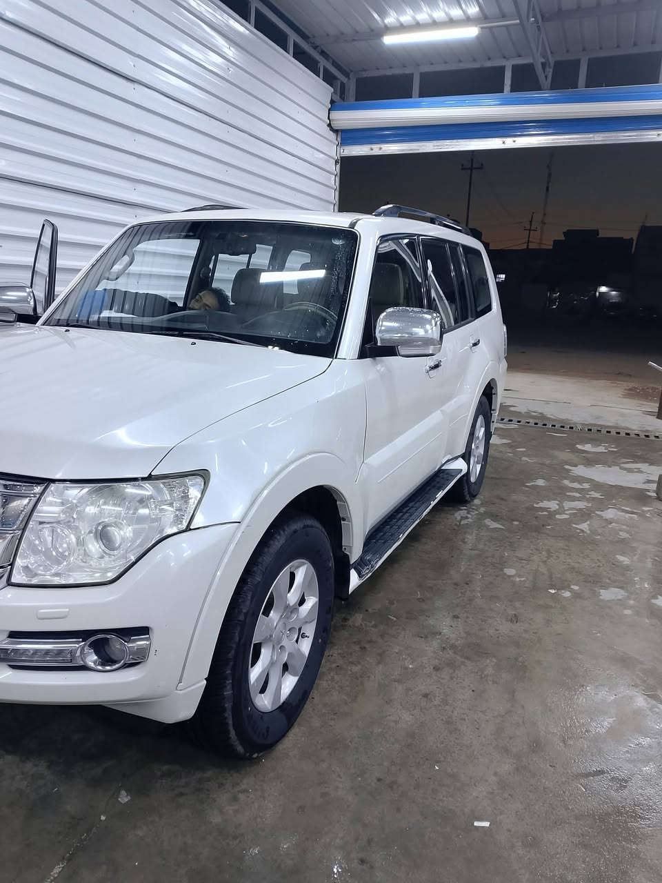 باجيرو 2016
فول مواصفات حبتور
مكفولة كفالة عامة من الصبغ والتبديل وبيها بارد جاملغ امامي فقط
گير مكينة مكفول 
رقم انكليزي جديد 
هزة جديدة 
تخم تاير جديد 
مكينة 3500 
فتحة 
كشن جلد
تحكم ستيرن ٣ جهات 
دمام خلفي

مكان السيارة النجف الاشرف
السعر ١٩٠ ورقه او مراوس 
للاستفسار / ***********
                  ***********
