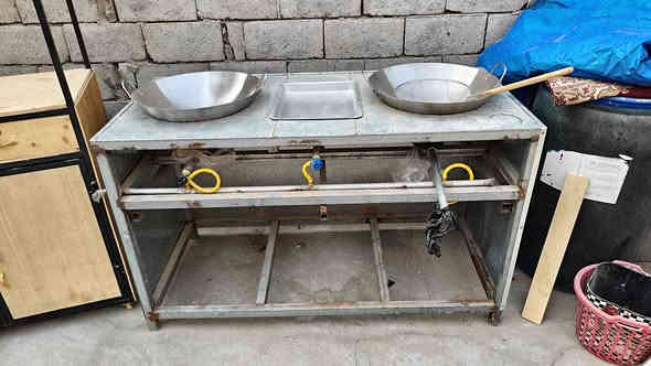 كشك ماكولات سريعة او قهوى او عصائر مع قلاية مميزة ومختلفة وفريدة من نوعها بنظام ستنال ستيل (الحديد اصلي مشتغليه وكله مغلون ) مع الطاوات الاصلية حجم 50cm السعر 700الف قفل مكاني بالبصرة/گرمة علي(اذا ما تريد تشتري وتكسر بالسعر لا تتصل علي لو سمحت لو سمحت لو سمحت) لان اني عرضتهم ابلاش وكسر  وماكو هيچ ميز بالعراق كله هندستي وشغلي  فالي عنده مشروع  نال فنگر وفلافل او مقليات ويريد يفتحه على باب الله  فهذا سعر كلششش مناسب بدال ما تروح تشتريلك شي جاهز ويكلفك اكثر وجودته مو بهاي المتانة والقوة والي يريد يشتريهم يتصل على رقمي (واتساب +اتصال)
*********** البصرة
