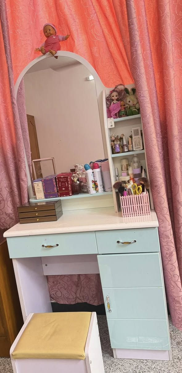 غرفة اطفال للبيع
المكان كرادة
السعر ٢٠٠ الف

0771 911 6732
