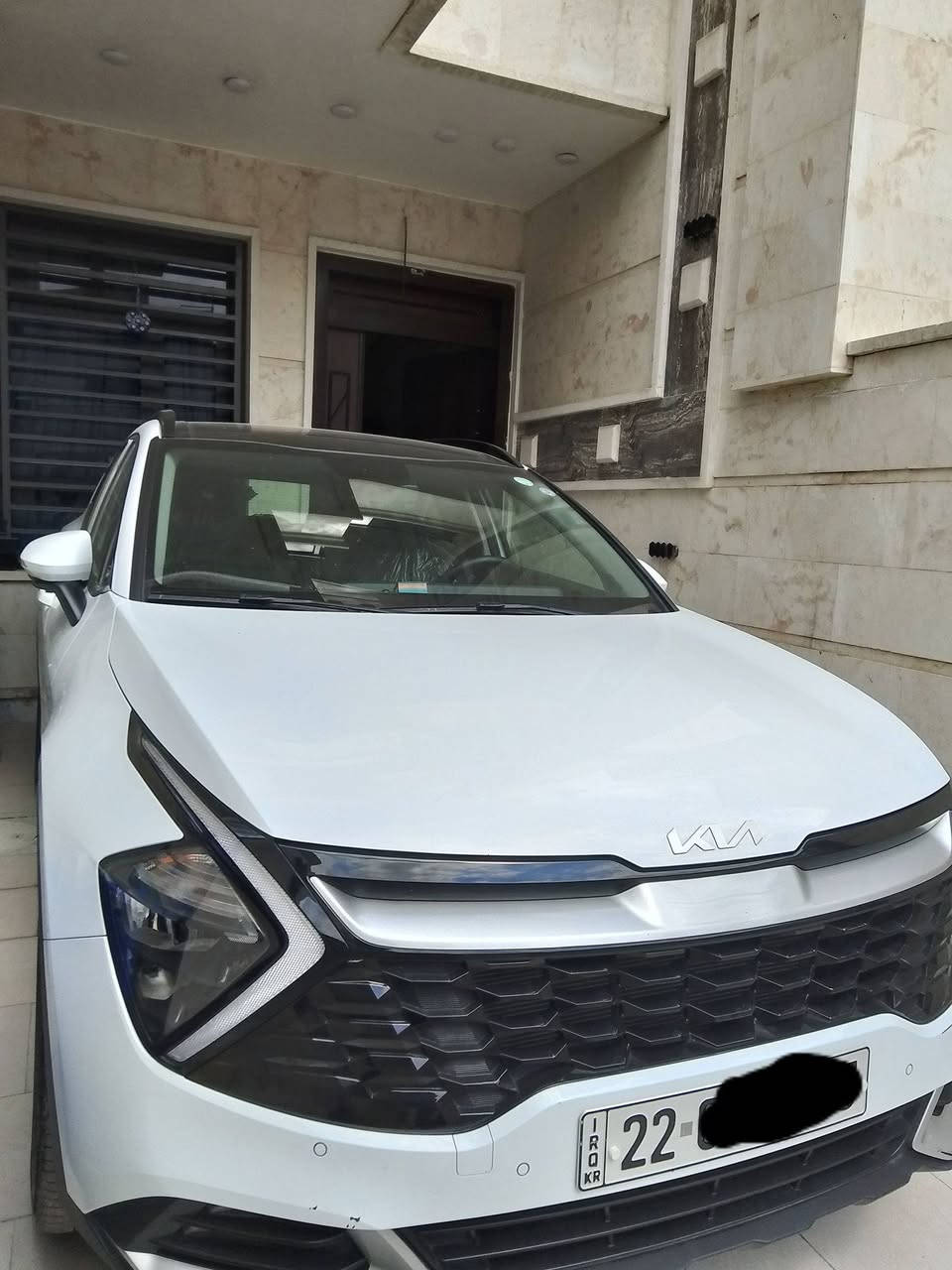 كيا سبورتج 2024 وارد خليجي رقم اربيل تحويل مباشر فول مواصفات 1/1
للبيع كيا سبورتج 2024 وارد خليجي رقم اربيل تحويل مباشر السيارة ماشية 30 الف KM فول مواصفات 1/1 محرك 2000 دوش مواصفاته: 
1- بصمة تشغيل وابواب
2- بانوراما 
3- شاشة ترحيب 
4- عداد ديجتل 
5- تحكمات ستيرن جهتين 
6- كشنات ثنين كهرباء 
7- داخل بيجي 
8- صندوق كهرباء 
9- (4 انضمة قيادة - نورمال - ايكو - سبورت - سمارت)
10- نضام منحدرات 
11- حساسات امامي خلفي
12- مري شفط 
13- لايت LED
14-بگ لايت LED 
15- شفتات ستيرن 
16- كشنات تدفئة 
17- ستيرن تدفئة 
وباقي المواصفات المعروفه بل فول..
ملاحضة ( السيارة كفالة عامة من الصبغ والتبديل والبارد) 
السعر: 227$ 
مكاني: بغداد شارع فلسطين 
للأستفسار: ‏‪***********‬‏
