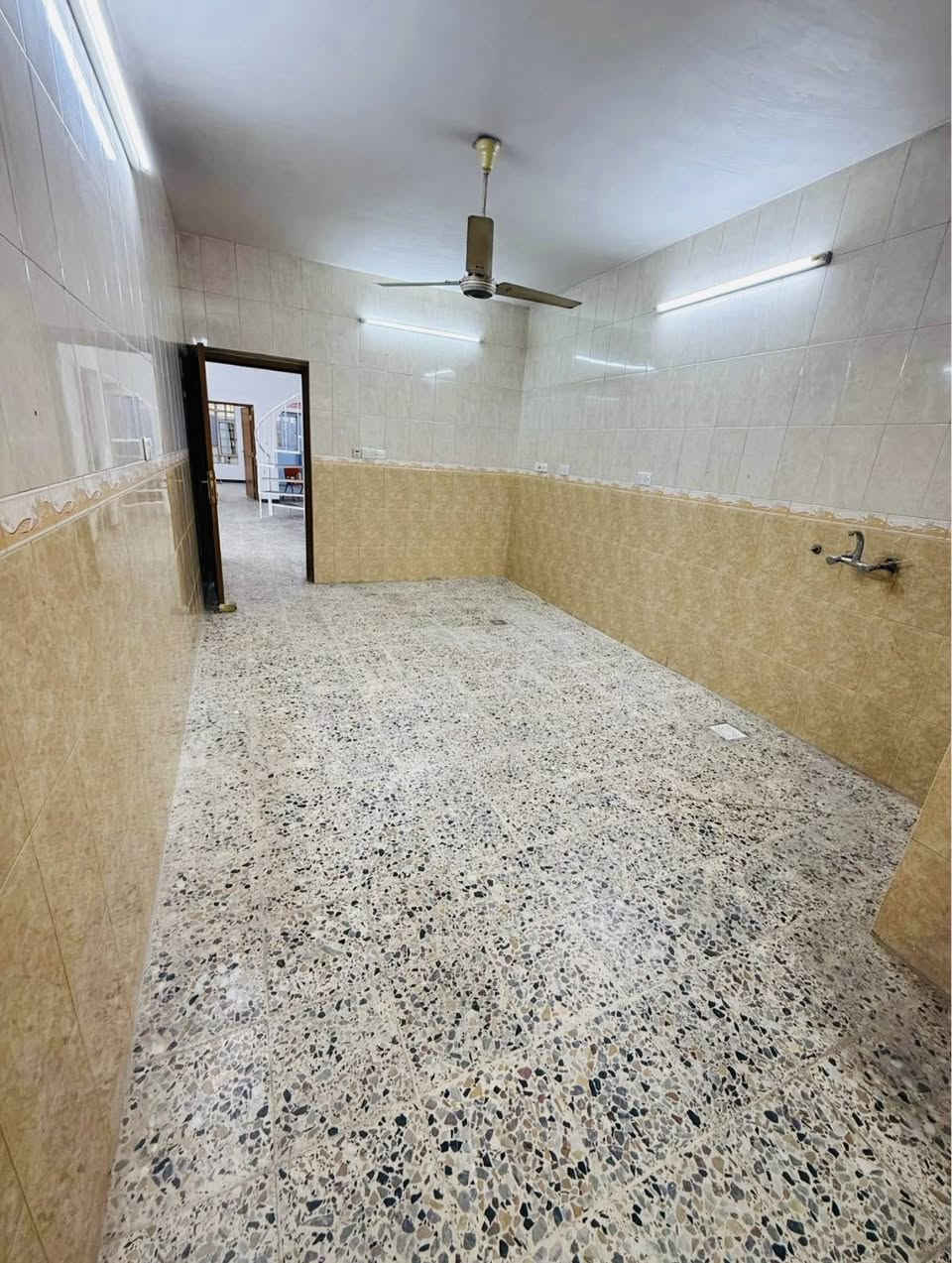 دار لـلايجار في الكراده ✔️
📍 خلف أسواق الوردة بيوت مندرين

📌 مساحه المنزل 200 م
📌 كراج سياره 
📌 غرف نوم 4 
📌 صاله كبيره 
📌 مجموعه صحيات 🚾
📌 شركات - مكاتب تجارية 

— تفاصيل أكثر زورنا عبر موقعنا في الجادريه قرب فندق بابل 

— 『مكتب الجود للعقار』 

☎️ *********** ☎️
