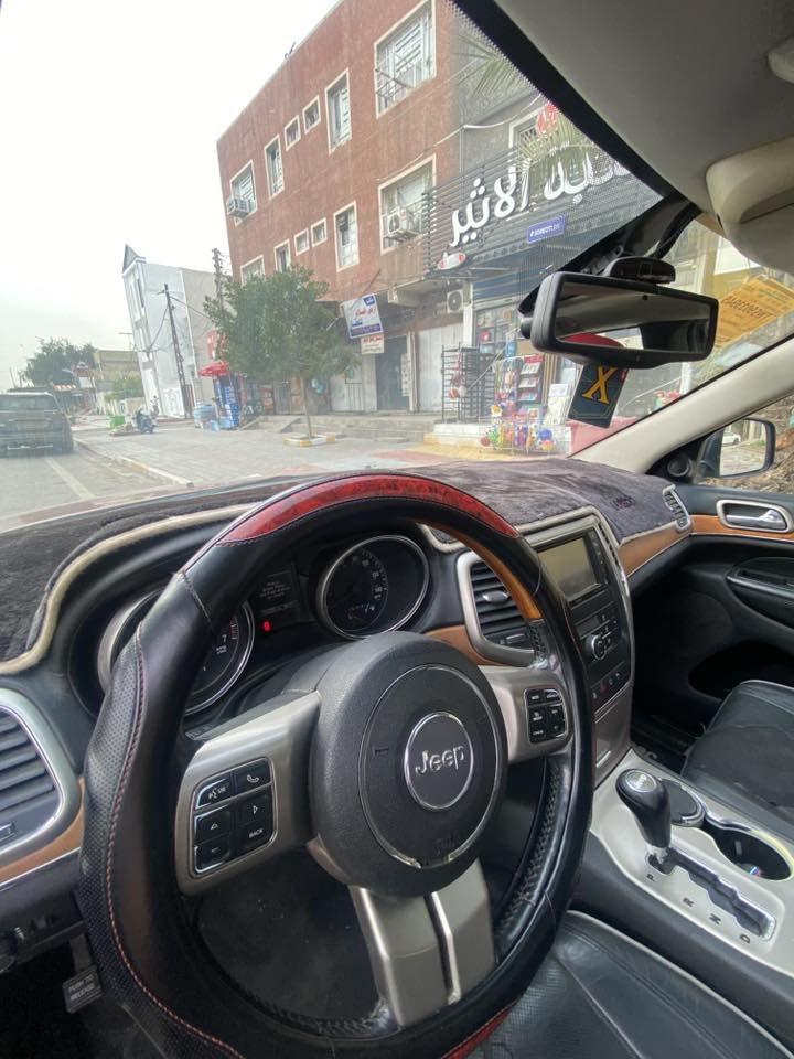 سلام عليكم او مراوس جيب لاريدو 2013 محرك 8 سلندر 5700 فول موصفات واحد عل واحد بنراما بصمه فول الخير صبغ فقط صفحهً وبنيد  اثر شخوش بدون دواخل شرط السونر رقم بغداد بسمي دولي السعر ١٥٥ بي مجال الشراي مكان البنوك 
***********
