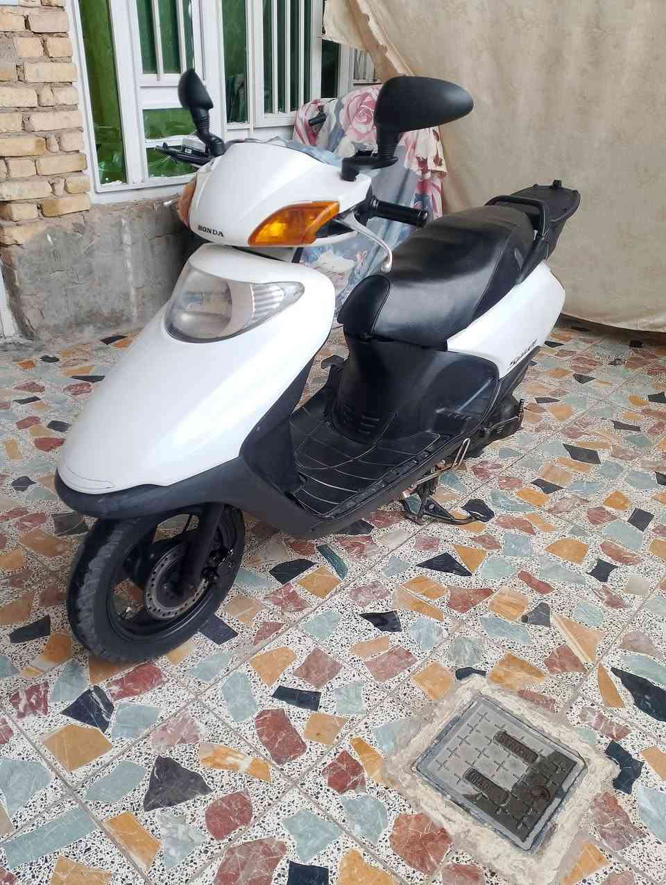 سبيسي ياباني مكينه ناعمه ماتنسمع شلعه ومعدل فول كفرات بلادي كابريتر بلادي الدراجه كله علئ وضع البلاد مفتوحه رايمر اول مره فقط مامتعوبه ابد مكاني كوت داموك شراي يتصل وبخدمته ***********
