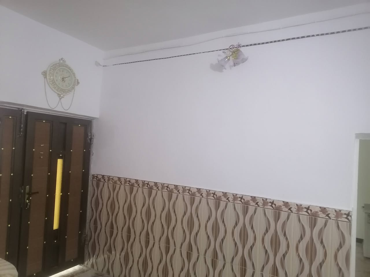 دار للبيع طابو صرف بأسمي
٢٦٠ م غرفتين نوم ٤*٥ استقبال ٦*٤ هول ٤*٤ ومطبخ
حمام داخلي وخارجي
حديقة العنوان حي السلام
(عرار) الشارع الرئيسي قرب المنتزه خلف الحسينيه
للإستفسار الاتصال على الرقم ***********
