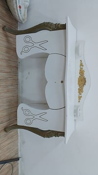 ميز ومرايا • غرفة نوم