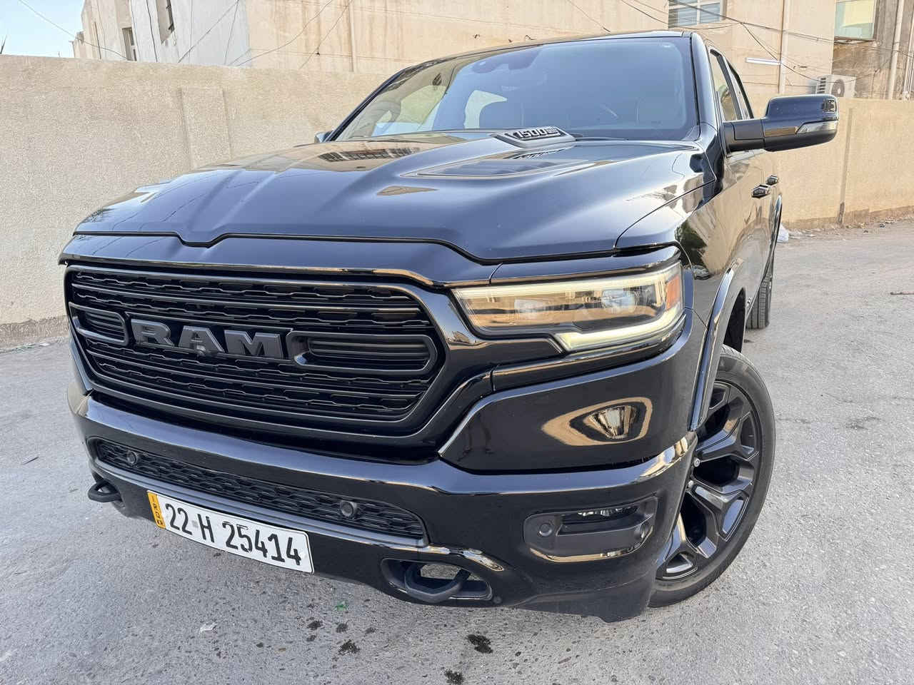 السلام عليكم -RAM- 2023 -السياره كلين تايتل فول الفووول LIMITED (5.7L-HIME)  ماشيه 42,000 السياره 1/1 اعلى مواصفات بالRAM بلاك ادشن بلادي 
-بانوراما
-كامرات 360 
-داتا شو (Dadta Show) 
-قياده ذايته 
-دوسات كهرباء
-السياره مغلفه ppf
-شاشه تسلا 
-كيجات الكتروني
-السياره جكات 
-توقف ذاتي امامي خلفي
-تدفئه تبريد كشن امامي خلفي
-باب البدي كهرباء 
-فور ويل -سنكل ويل 
-اوتو بارك 
- اوتو ستوب
-نضام سستم صوت 
-كشن خزن مومري 
-شفتات سرعه
-هيتر وترحيب بالمري
-السياره لاصبغ ولابارد ولا تكحيلات قويه 
بس بيها الباب الخلفي امبدل  بلاد نفس اللون
السعر:47.000$
رقم الهاتف : ***********
