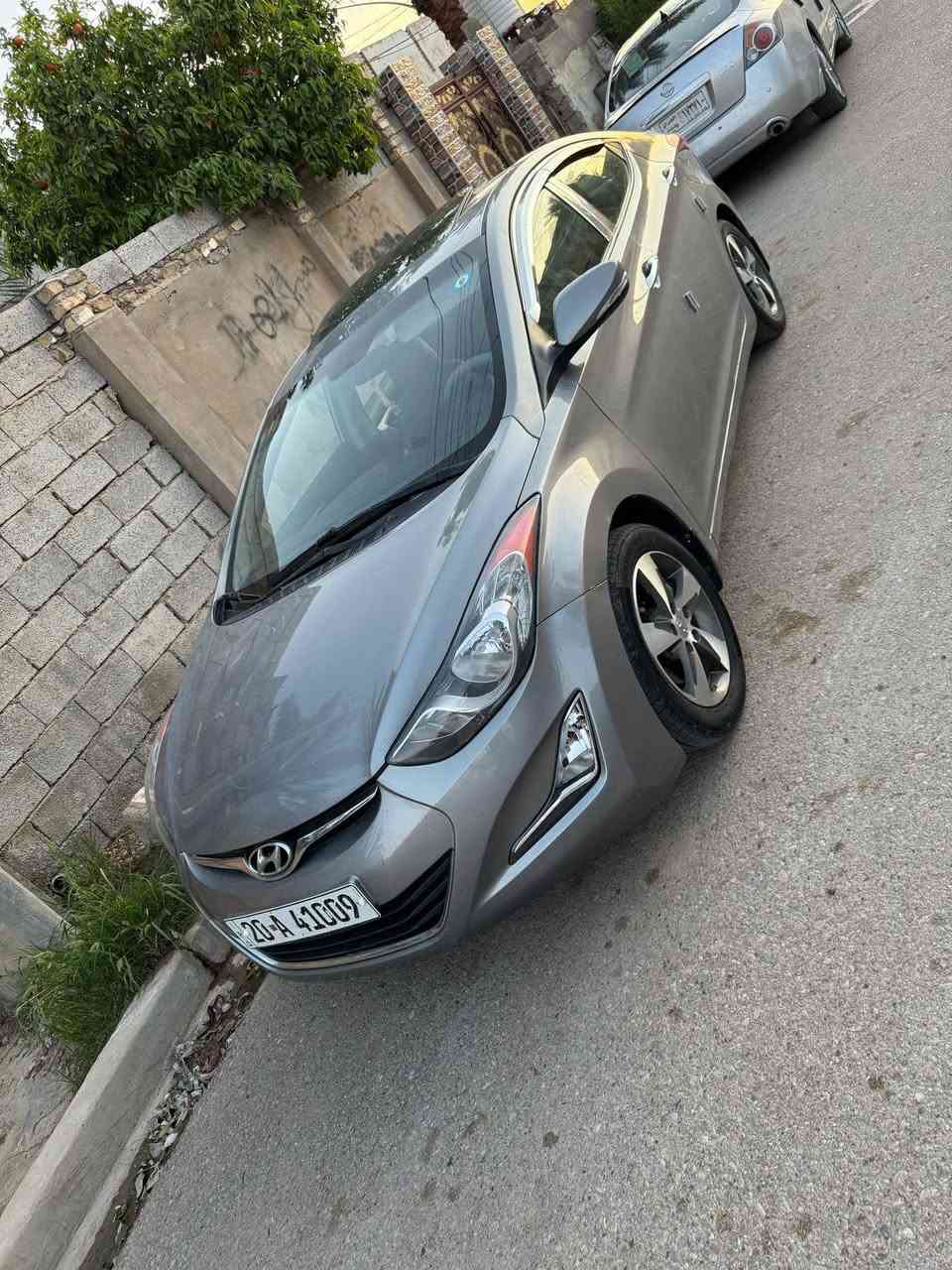 النترا 2012محدثة 2016
أمريكية مكينه 2000 تخم اطارات تبريد شغال كهربائيات ***********
