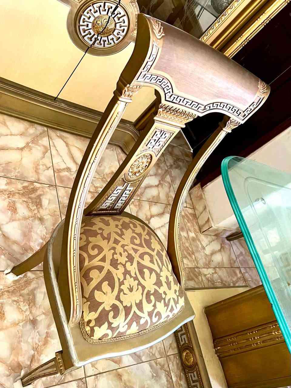 بسم الله توكلنا على الكريم 
غرفه نوم خشب زان من معارض متولي العراقي في الدقي موديل فرساتشي الاصلي سرير 180 المرتبه  و2كمود وتسريحه بمرايه كبيره جدا وكرسي تسريحه ووحده ادراج عموديه وشماعه
السفره نفس الموديل فرساتشي وخشب زان البوفيه رخام والزجاج المرايه محفور علامه الفرساتشي و8كراسي تنجيدهم كويس جدا وزجاج الترابيزه واضح ومحفور بعلامه الفرساتشي ونيش درفتين
المكان مدينه نصر
الحاجه مفيهاش اى حاجه نهائى. كأنهم جداد الحاجه استعمال نظيف جدااا  ومبروك لصاحب النصيب 
اللى عايز حاجه يبعتلى أن شاء الله


**إذا كنت صاحب هذا الإعلان وتريد حذفه لأي سبب، رجاءا أرسل رسالة إلى الدعم الفني**
