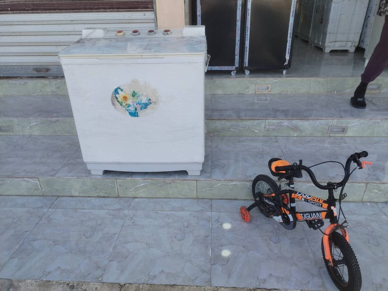 أهلن بكم زبائننا الكرام الان متوفر جميع اللاثاث المنزلي الجديد والمستخدم العنوان واسط نعمانيه شارع جعفر الطيار مقابل معرض أبو نور للسيراميك اي استفسار مراسلة الصفحة او الاتصال على الرقم *********** /***********
