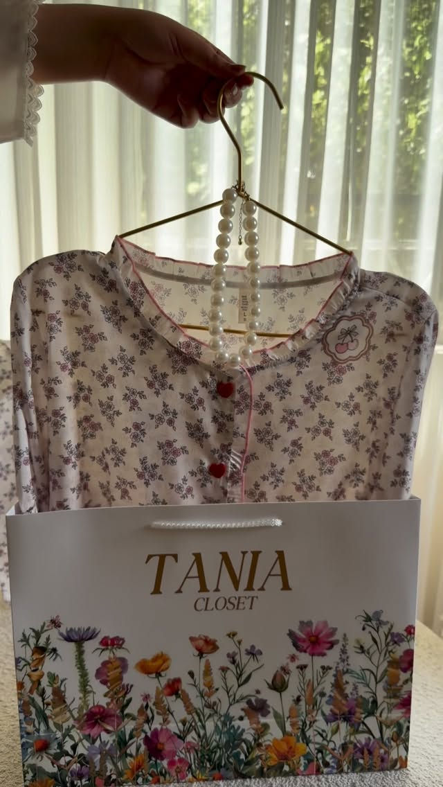 ⁨	بجامه حرير ناعم
السعر/٣٥
القياسات/m. L. xl⁩


**إذا كنت صاحب هذا الإعلان وتريد حذفه لأي سبب، رجاءا أرسل رسالة إلى الدعم الفني**