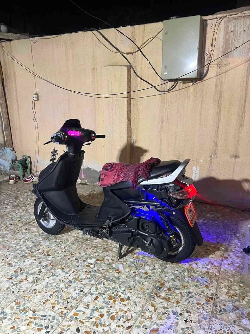 السلام عليكم فراشه للبيع كهربائيات كامله هندر واحد تشتغل دراجه نضيفه شلعه ومعدل السعر٤٥٠وبيها مجال تواصل خاص او هاذه رقمي واتساب***********
