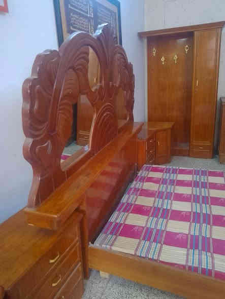 السلام عليكم 

غرفة خشب صاج عراقي مكاني بغداد 

متوفر واتساب ***********
