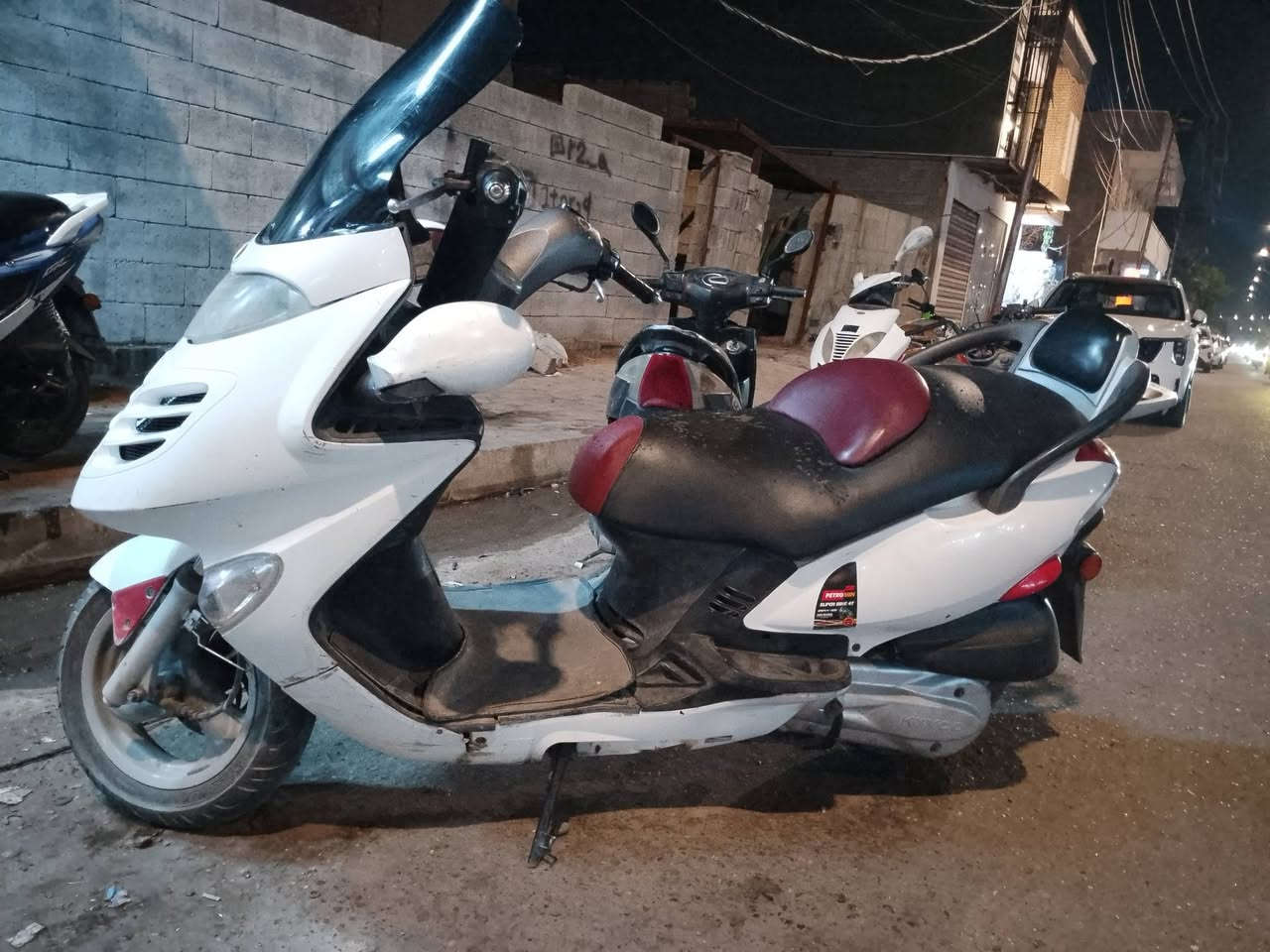 للبيع دراجه كايمكو محرك ربع مسجله رقم عربي شرط اتحويل السعر 9 اوراق وبيه مجال العنوان الرمادي الاسكان القديمه رقم الهاتف ***********
