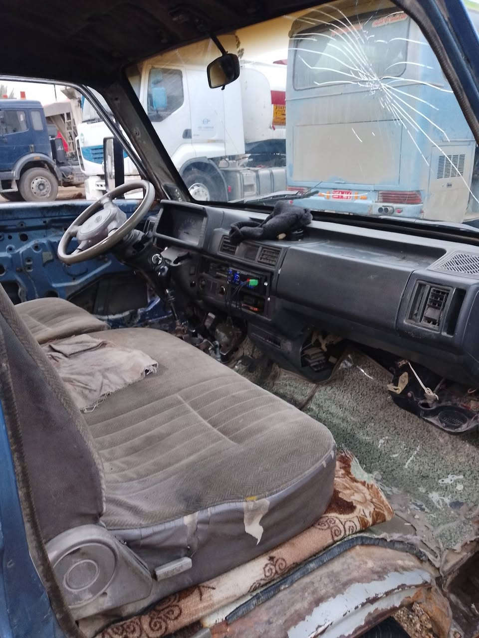 اسيا موديل 94رقم احمر بغداد سنويه عضم عاج راعي موجود غير مسئول عن الغرامات والهيئة مكينه وكير واكسن كفاله السعر 25  مكان بغداد الرقم ***********
