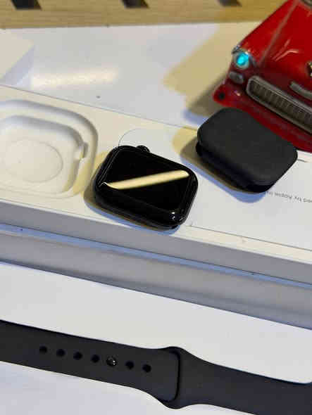 ساعه أبل ⌚️
فقط مربوطه ممستخدمه
                       جيل 1️⃣0️⃣🔥🔥
حجم 4️⃣2️⃣  ⛩️
               بطاريه  9️⃣8️⃣🔋
نظافه  9️⃣9️⃣💯💯
                 ذاكرة  6️⃣4️⃣  💾
    ضمان سنه كامل
مركز سيمو المايسترو دورة شارع الصحه
👉👉***********
***********
اتصال 📞واتس اب /للحجز
