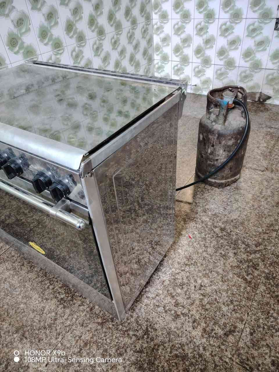 سلام عليكم طباخ للبيع جديد كل عطل مابي طباخ نوعيته عشتار للتواصل ابو ايه ***********
