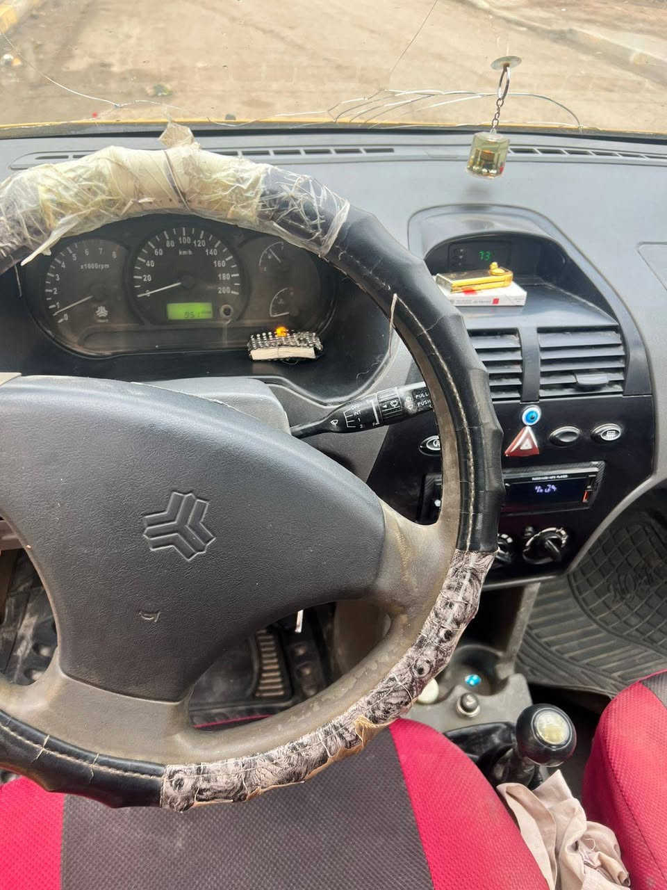 سلام عليكم 
السعر 32
سنويه 28
مالك بالديوانيه 
تخم تاير باتري جدد قبل 10ايام شادهن 
كشر كير كفاله 
مكينه خيط بخار 
***********
