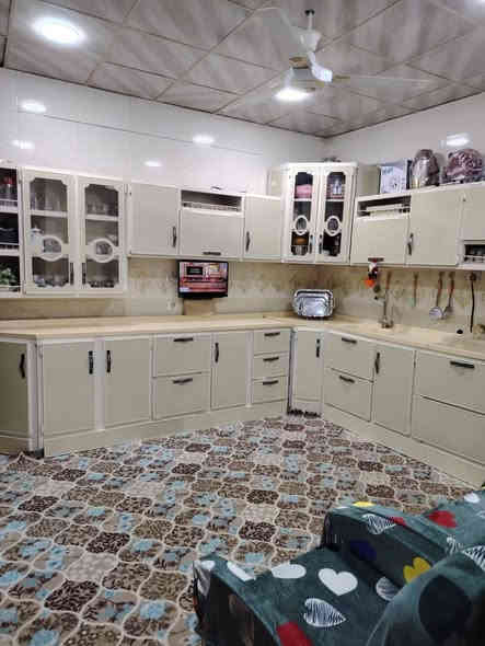 بيت طابو صرف للبيع ام الهوى الجديدة مقابل شارع الباشا فرع الحسينية و قريب على الشارع الرئيسي المساحة 220م البناء طابوق والسقف مسلح يتكون من استقبال و هول و صاله كبيرة و غرف نوم 2 ومطبخ و مناور 2 وصحيات خارجية و داخلية و كراج
 السطح فرشي البيت نظيف جدا و بيه اجازة بناء لطابوق الثاني  #للاستفسار_مراسلة_الصفحة
او الاتصال ***********
