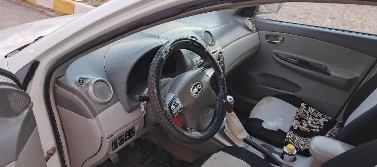 بەڕێزان ئەم بیوایدیە مان هەیە بۆفرۆشتن گێرو مەکینەی بەشەرت مۆدیلی 2013 سعری ئەم سەیارەیە 27 گەڵایە ژم ***********
