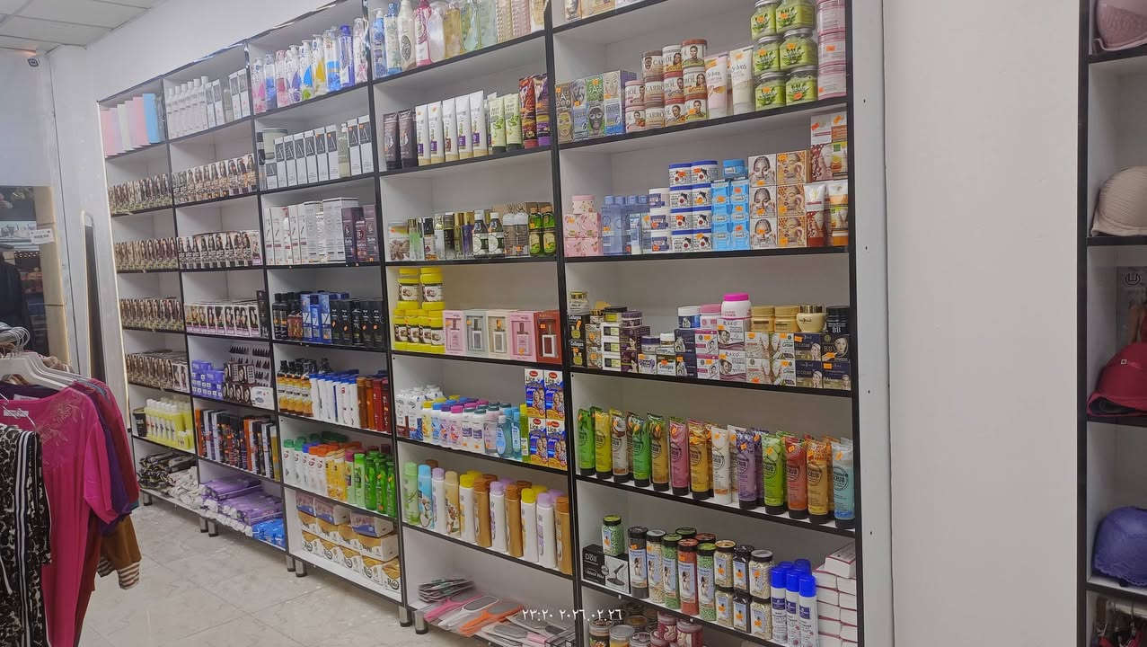 محل كوزمتك جاهز للبيع وبسعر مناسب يحتوي على 15 باترينة عرض 
🌍🌍الموقع جدا ممتاز سايدين بحركة الرئيسية مقابل مرطبات مولتي فروتي محلات هم قريبة من المحل وحلاقين وصالونات تجميلل
سبب البيع عدم التفرغ
أبيع شلع أو بجرد البضاعة
الراغبين التواصل على الخاص


**إذا كنت صاحب هذا الإعلان وتريد حذفه لأي سبب، رجاءا أرسل رسالة إلى الدعم الفني**