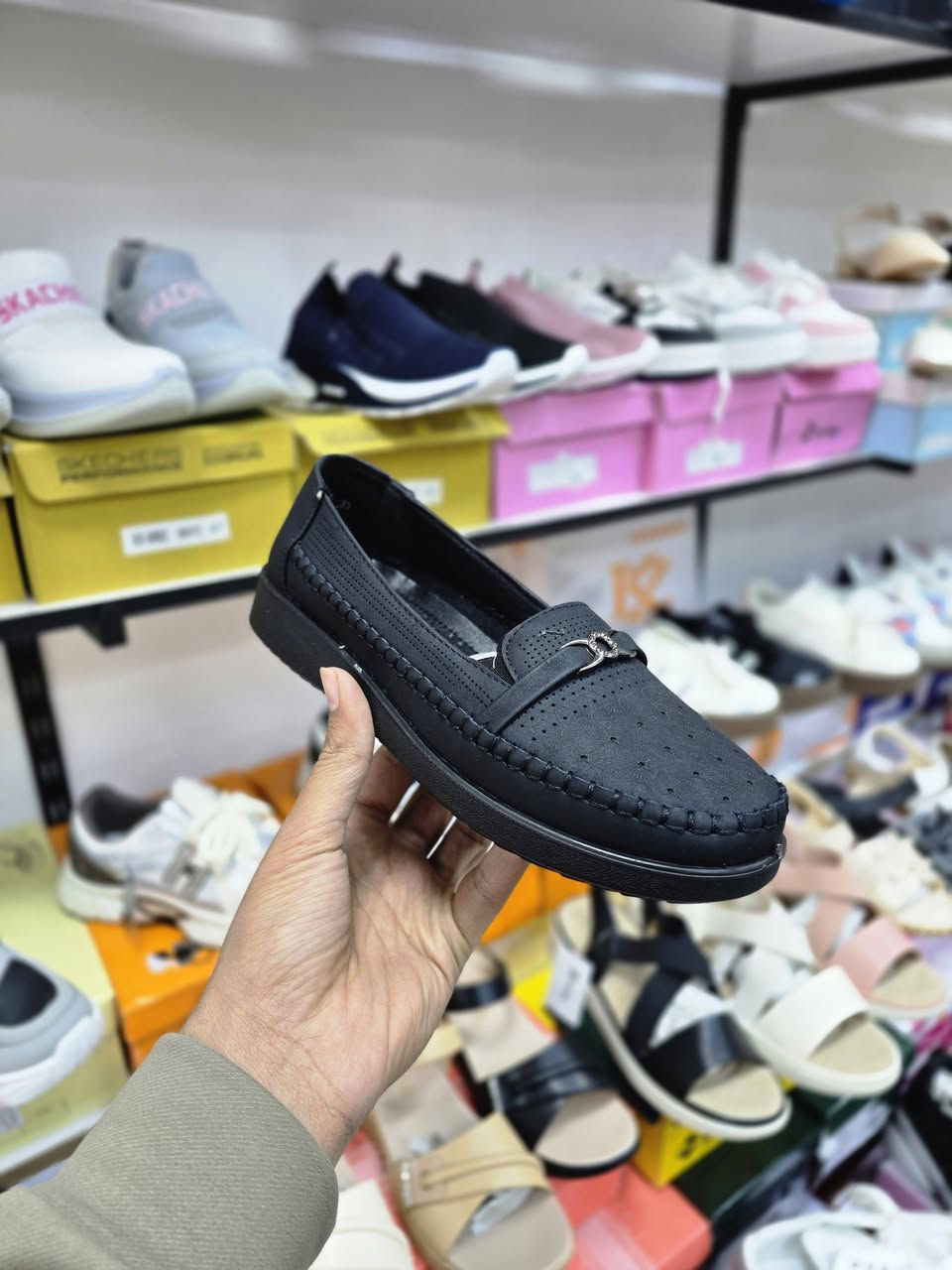 هلا متابعينا 😊 
موديلات العيد وصلت 😉
موديل حذاء  فلات نسائية طبي فول راحة 💯
قياسات ٣٧-٣٨-٣٩-٤٠-٤١-٤٢ 👟 و بسعر ١٣ الف بس 🫡
📍العنوان كوت خاجية شارع ٤٠ داخل سوق الخاجية العصري 
للإستفسار وطلب تواصل خاص


**إذا كنت صاحب هذا الإعلان وتريد حذفه لأي سبب، رجاءا أرسل رسالة إلى الدعم الفني**