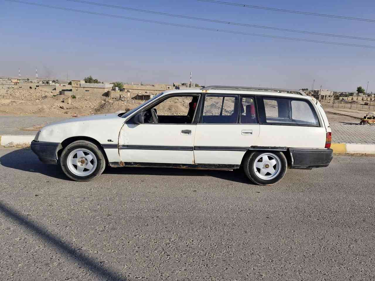 السلام عليكم  اوبل اوميكا ستيشن ١٩٨٧ كير محرك شرط  فحص كركوك  راعيها ما اندلة ابيع كوم حديد  يعوزها تصليحات بسيطة 
السعر ١٠ $ بيها مجال 
متواجد عالخاص 
***********
