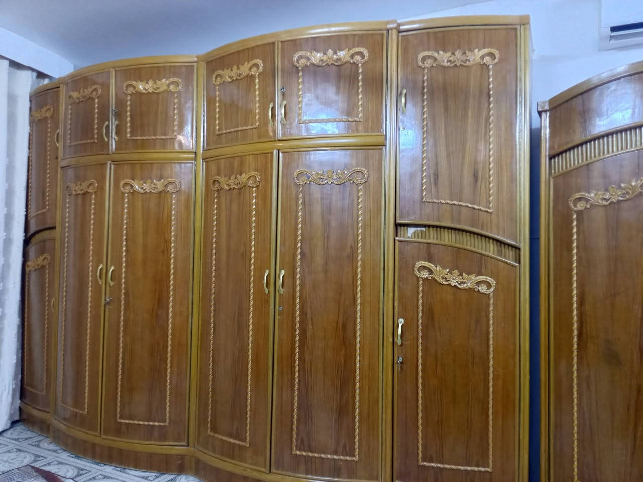 غرفه عراقيه تسكام داخل خارج صاج نضافه 100/100

***********
