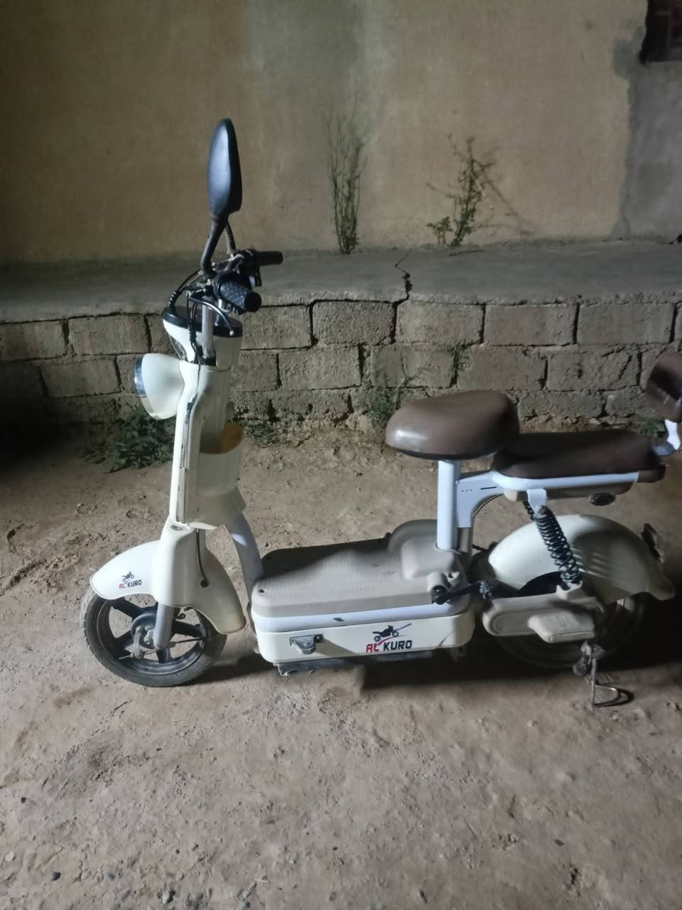 بايسكل شحن 4بطاريات سرعه 99نضيف معا سله جديده ما مشدوده ب سعر 225 وبي مجال للشراي المراسله عل خاص او الاتصال عل رقم***********
