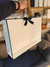 للحجز والاستفسار التواصل علا الرقم 07777745945