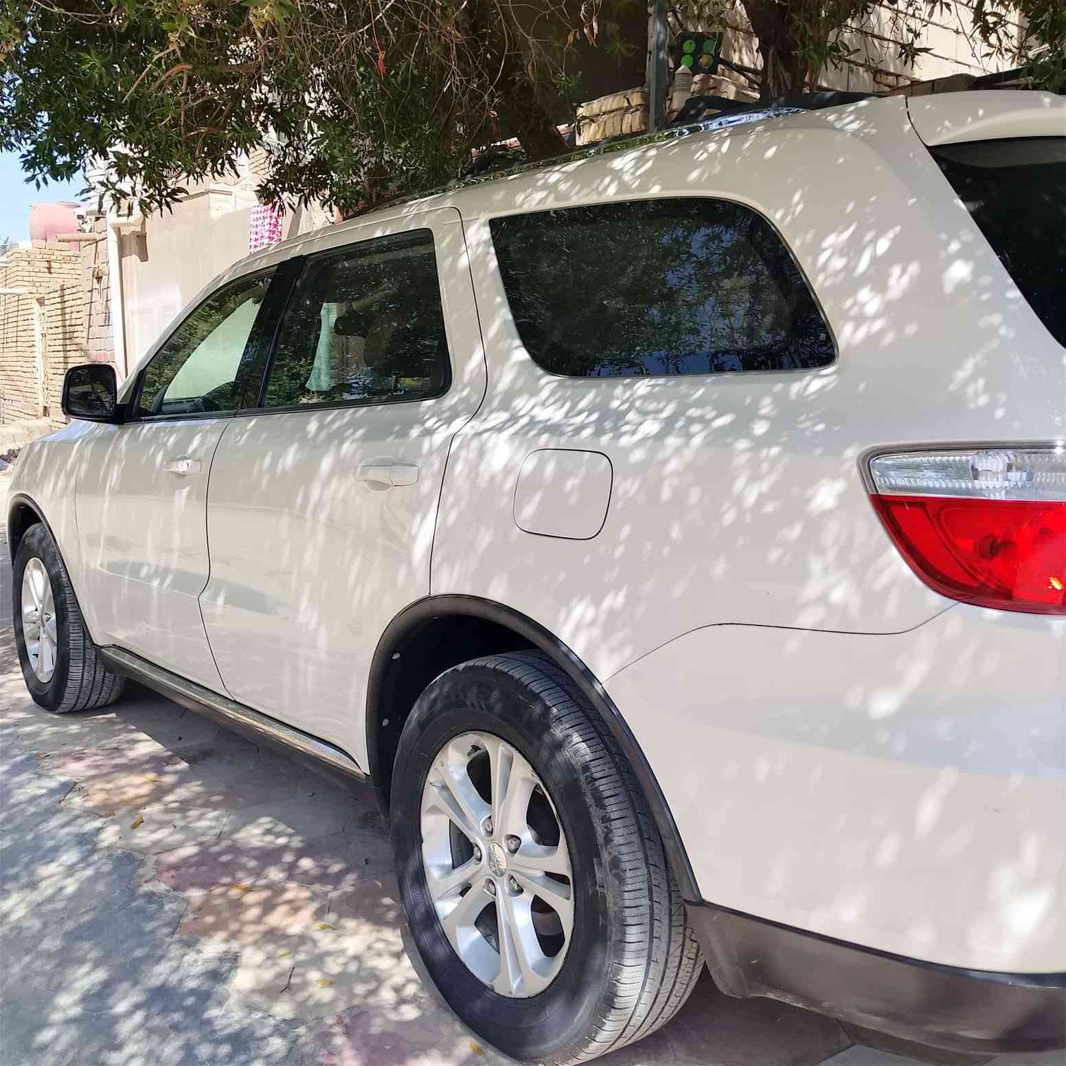 دورنگو  للبيع
موديل 12
تبريد ثلج
سياره نضيفه واخت جديده
استخدم شخصي
هواي مواصفات بيها
كلين داخله وارد خليجي
بيها طخه جاملغ بالعراق
السعر 190
وبيها مجال
***********
