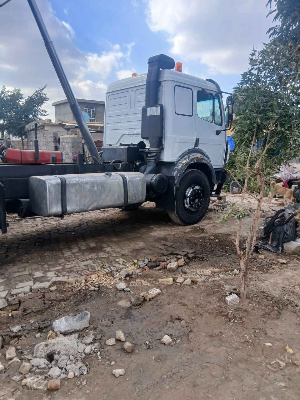 سلام عليكم البي موديل ٩٦ شاصي طويل مكفول مجموعه جيف قيطان كير فافون مكينه ٤٤ حيه كهربائي *********** مكاني بغداد جسر ديالي قرب جسر فرنسي  تحياتي مدير الكروب
