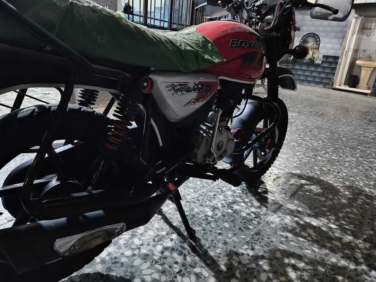 بوكسر موديل 23 مرقمه ونكليزي ثاني يوم التحويل 
دراجه جاهز  كبل لشارع نضيفه دراجه رقمه الهاتف ***********متواجد على وتساب و على خط
