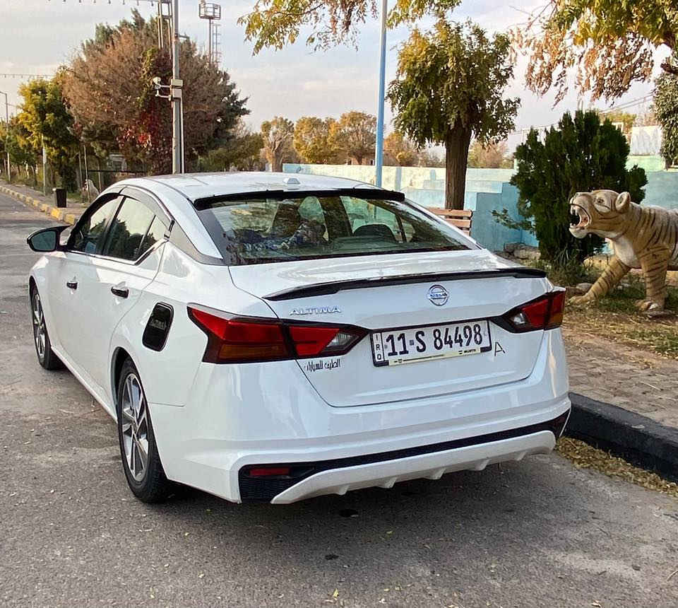 اسلام عليكم نيسان التما 2020 مكاني ديالى
السياره بسمي خير من الله كير مكينه مكفول 
رقم الشاصي موجود بل صور 
السياره مو حزام اني ابيع احزام اخلص من الدوخه 
بدون قطره دواخل كشرها يخبل 
فدوه بس الشراي والجناي يخابر 
سعرها 120 وبيهااا مجال قليل 
***********
