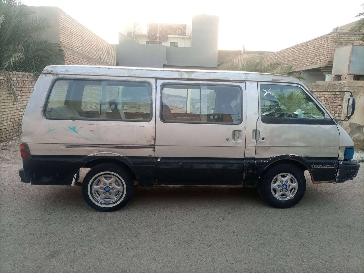 السلام عليكم سيارة كيا بستا للبيع سيارة بلادية العنوان ديالى السعر 17 وبيها مجال للاستفسار الاتصال ع الرقم 
*********** غير متواجد عالفيس
