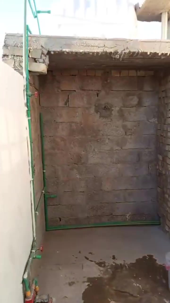 السلام عليكم بيت مساحه ٦٠بشارع المشروع بسبع قصور شارع مكصوص وكامل داخل بيه تبليط افرع قبله مبلطه كلها السعر 19 بيه مجال  *********** واتساب فقط متواجد بكل وقت
