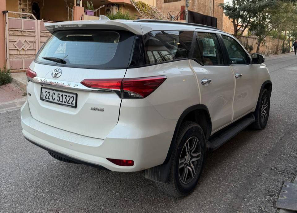 تۆیۆتا فۆرتنەر 2018  مواسەفات SRS
سەيارەكه زور باک و جوانه 
بى كيشەيه بى مەسرەفه 
گير و مەكينه به شەرت
 بى كرانەوه بى عەيب
سەيارەكه 104km هەزار رويشتوه

سعر لە کۆمێنت داوابکە ڕاستەخۆ بۆت دیت 📩 

تەنها يەک پارجه بوياغي هەيه بى ناو بى ئيرباك (جاملغ سەكن پيشەوە) 
مواصفات SRS

ژمارەی خاوەنی 
***********
***********
