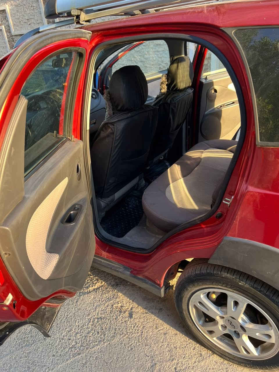 السلام عليكم… شيري X1 موديل 2014 ماشية 87،300 سيارة نظيفة بدون ضرر
تبريد ايضاً شغال
*********** 
السعر 47
