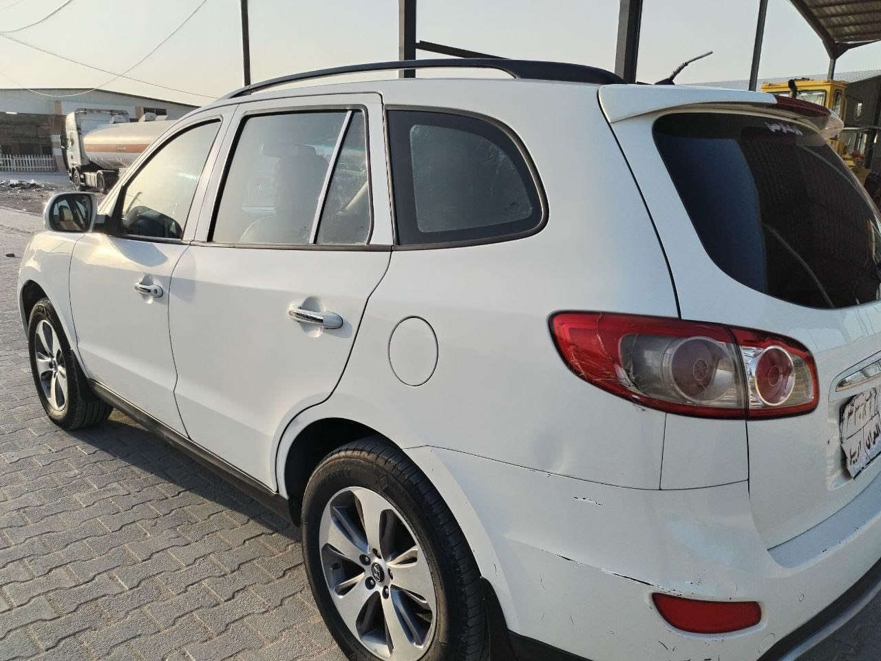 لسلام عليكم جميعاً..
للبيع فقط سنتافي وارد خليجي 2012 فول بصمه جلد تحكم كشن كهربائي كامره حساسات مري كهرباء فتحه..
محرك 4 سلندر 
السياره بيه مكانات صبغ بدون دواخل. 
 3 قطع تبريد
كير محرك تبريد حداديه وتخم تاير نظافة 100‎%‎
دواخل نظافة 90‎%‎
رقم أربيل وكاله أو مداور..
 سياره جديده وجاهزه من كل الجوانب
السعر 133 مع المجال البسيط
للاستفسار الاتصال على الرقم ***********
