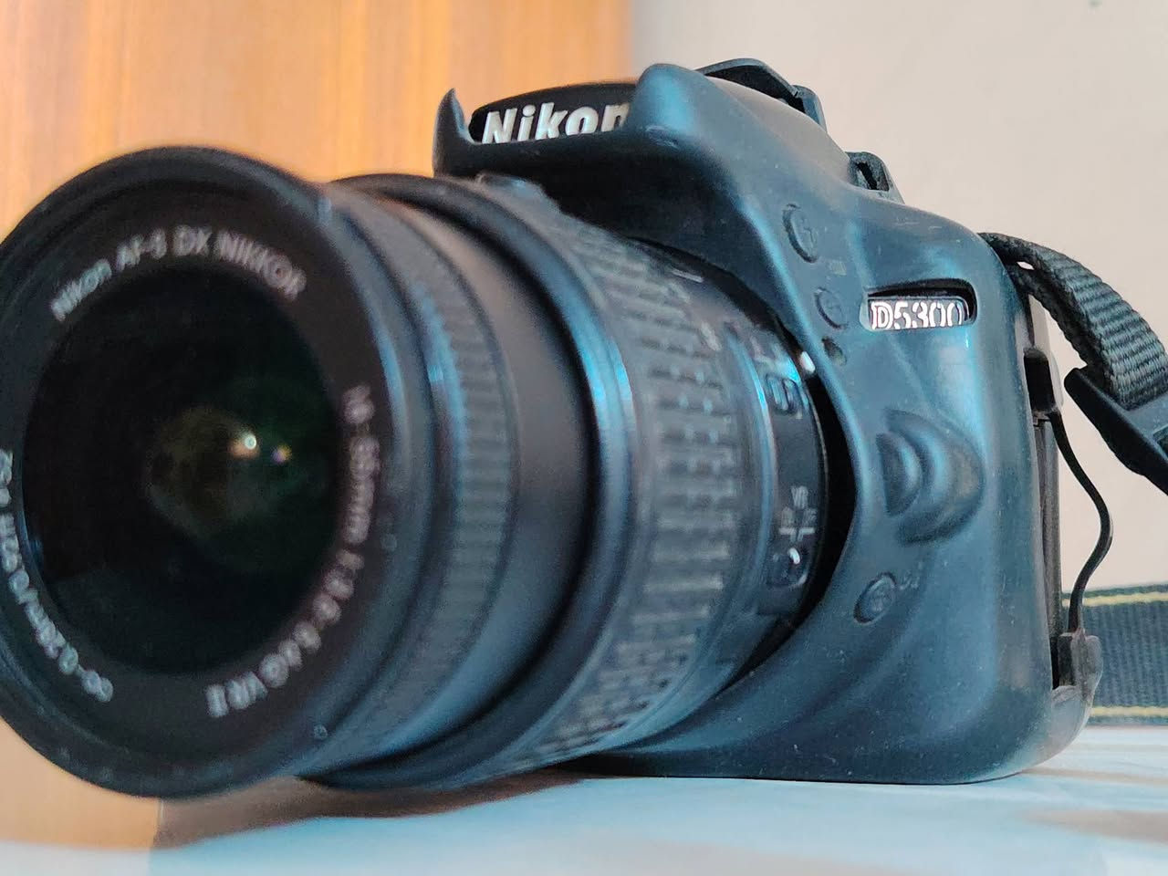 كاميرا نيكون ٥٣٠٠ كامله ملحقاتها السعرى٣٥٠ اكو توصيل كافة المحافظات *********** وتساب
