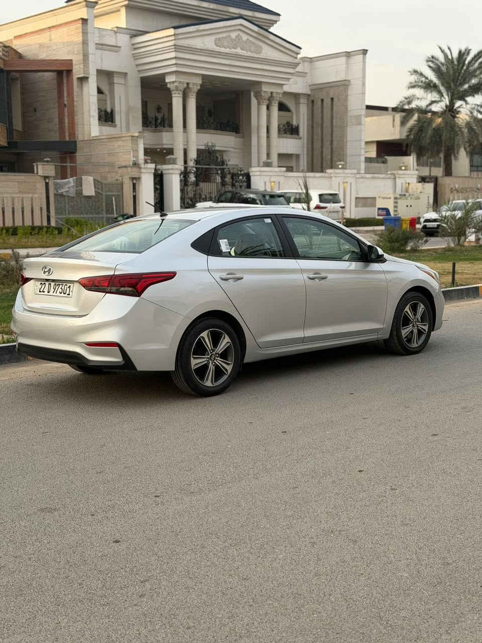هونداي اكسنت 22 وارد امريكي ماشيه 32 حادثها بسيط رقمها اربيل  اريدها 125 وبيها مجال للتواصل *********** او خاص مكانها بغداد جميله
