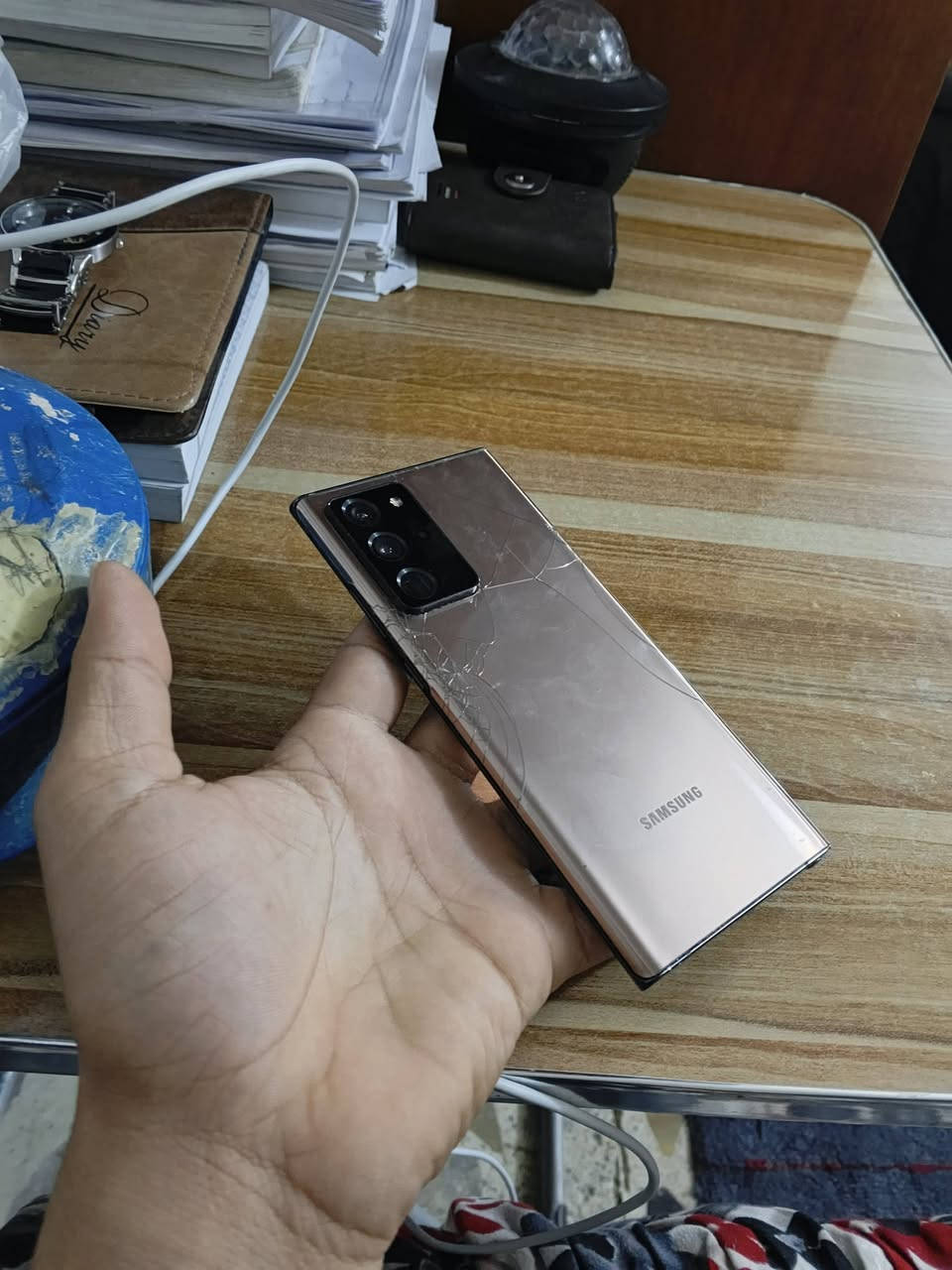 التره نوت 20  شاشه والضهر والقلم واكف قيم بلي يرضى الله واخذ
***********
