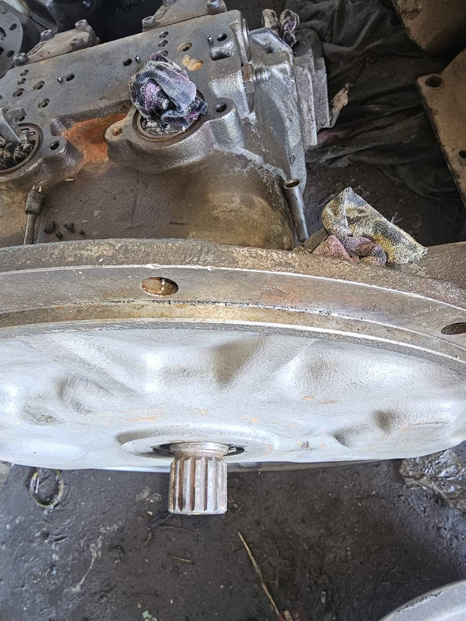 للبيع مظخة هيتاشي جاهز للعمل سعر مليون ونص قفل للاستفسار  ***********
